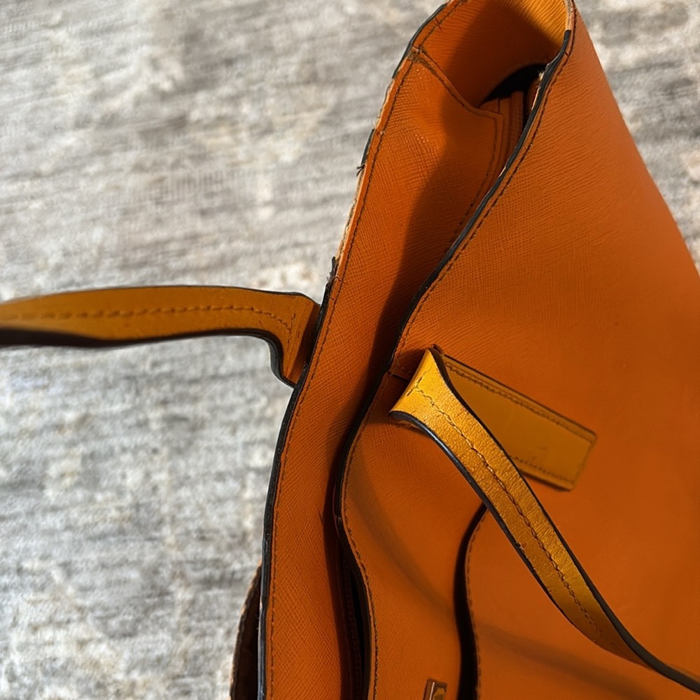 Tumi yellow/ Orange Tote Bag with Structured Design - carry on attach ability - Picture 7 of 7